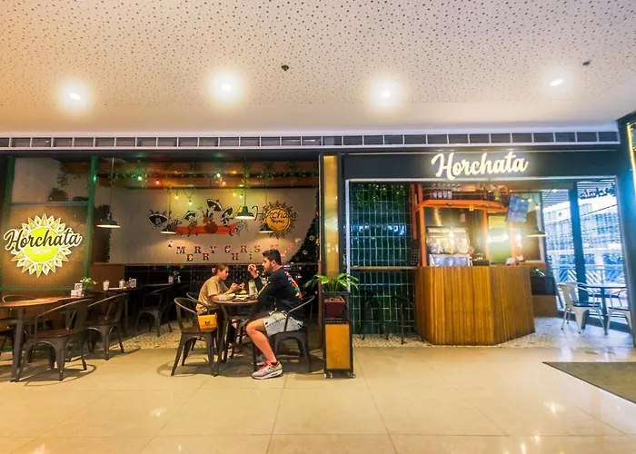 Apartment Modern One Br Makati Swim Gym Parking Netflix Fast 2428