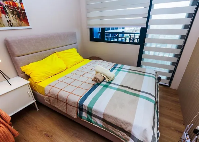 Apartment Modern One Br Makati Swim Gym Parking Netflix Fast 2428 *