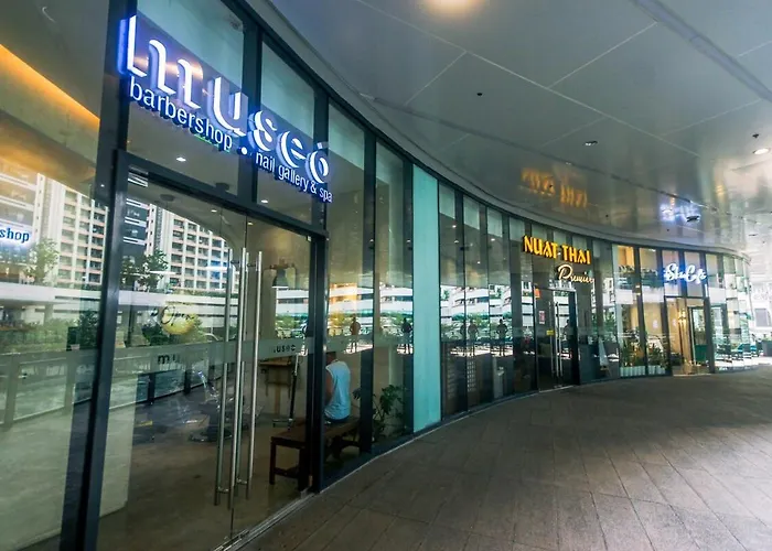 Modern One Br Makati Swim Gym Parking Netflix Fast 2428 Manila