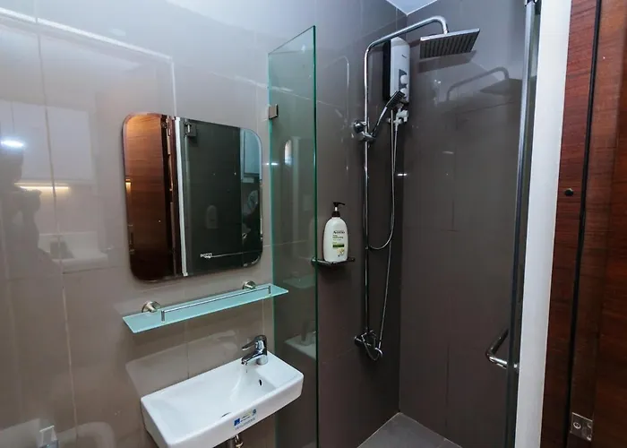 Modern One Br Makati Swim Gym Parking Netflix Fast 2428 Apartment *