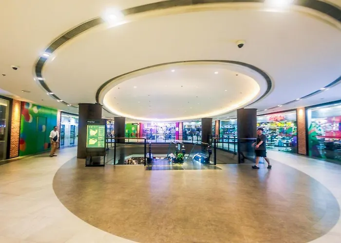 Modern One Br Makati Swim Gym Parking Netflix Fast 2428 Manila