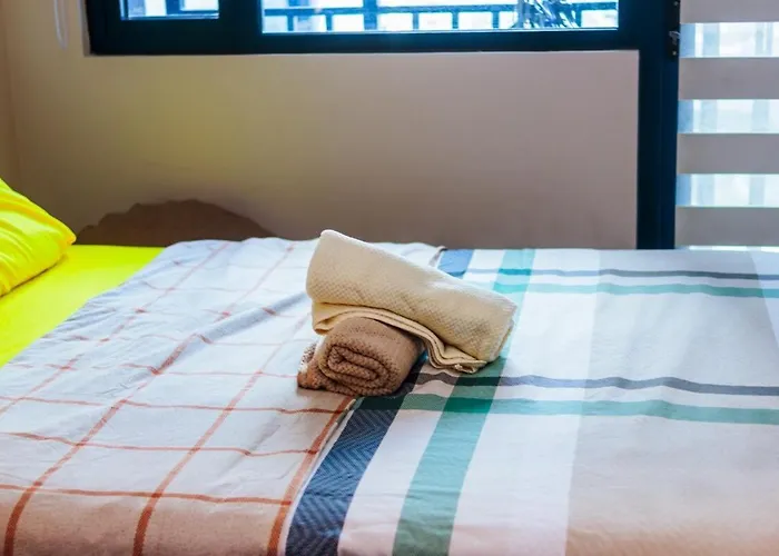 Modern One Br Makati Swim Gym Parking Netflix Fast 2428 Apartment Manila