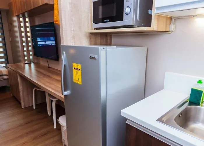 Modern One Br Makati Swim Gym Parking Netflix Fast 2428 *