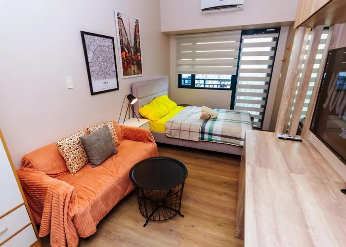Modern One Br Makati Swim Gym Parking Netflix Fast 2428 Manila