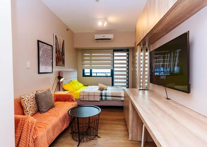 Modern One Br Makati Swim Gym Parking Netflix Fast 2428 Manila
